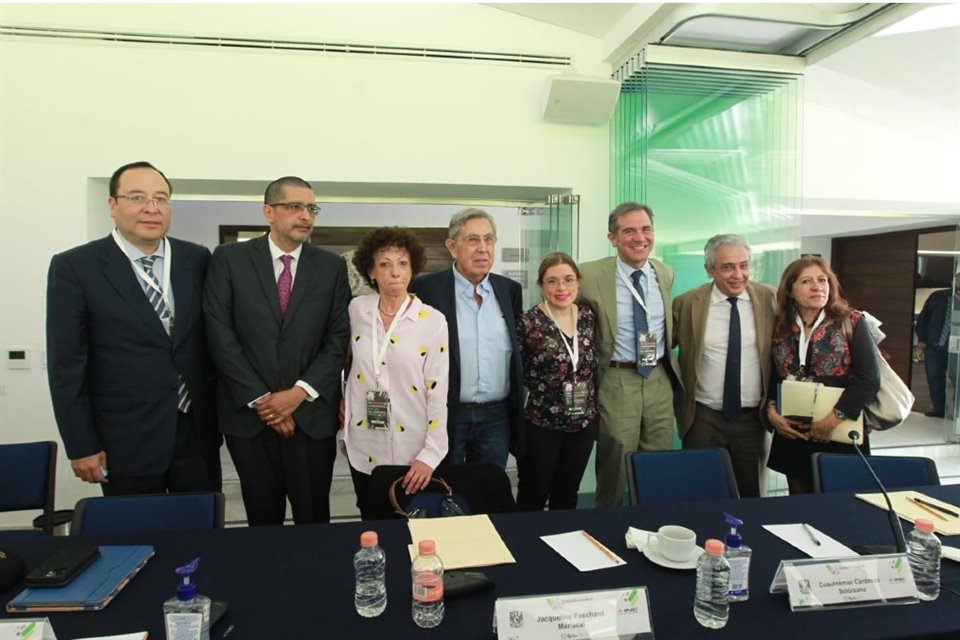 Foro organizado por la UNAM debido al aniversario de la reforma política de 1977.