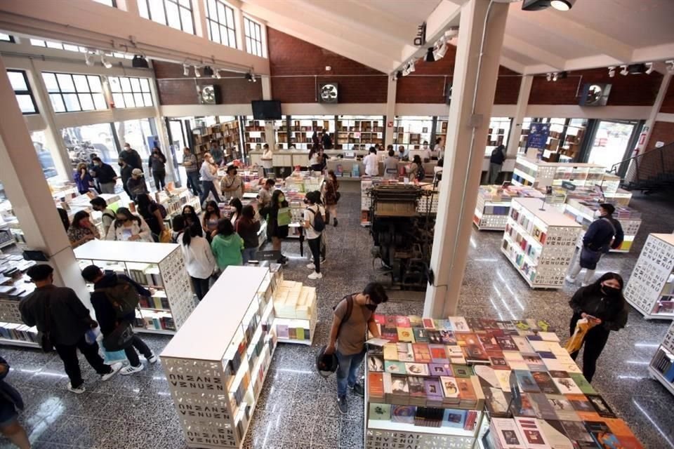 Este jueves fue reinaugurada la Librería Jaime García Térres de la UNAM.