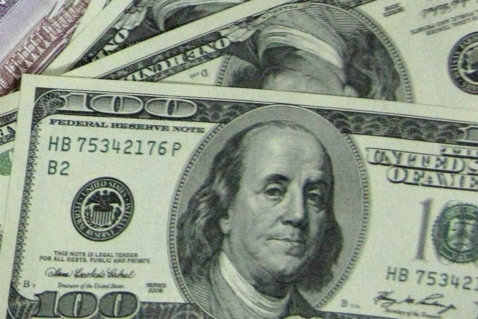 En los primeros seis meses del año, el dólar se ha devaluado un 10.7 por ciento.