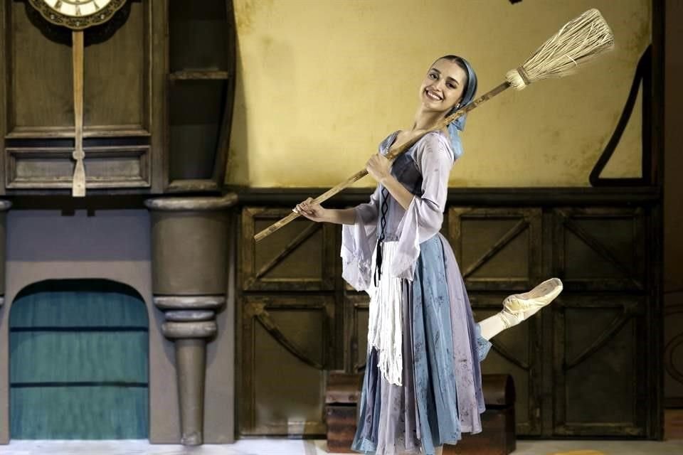 Para festejar el Día del Niño, y en el marco del Día Internacional de la Danza, llega una nueva versión de 'La Cenicienta' al Auditorio Nacional, este 30 de abril.