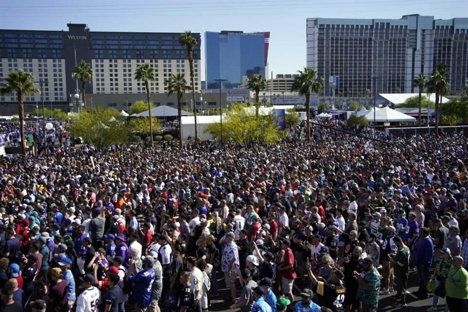 Los aficionados de la NFL se hicieron presente en el Draft que se hizo en Las Vegas.