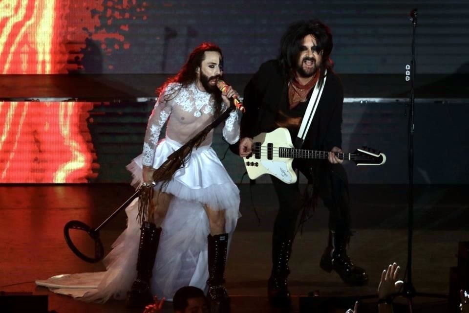 La agrupación Moderatto informó que su equipo musical fue robado en la madrugada de este viernes, en la carretera México-Puebla.