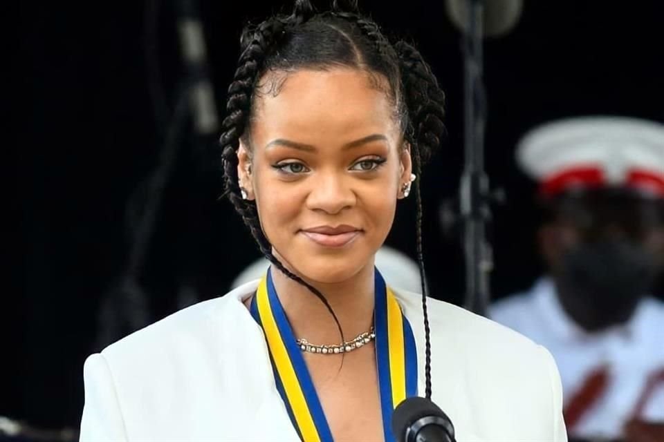 Rihanna está celebrando su primer Día Nacional de los Héroes, como Héroe de Barbados, después de haber recibido el titulo en noviembre