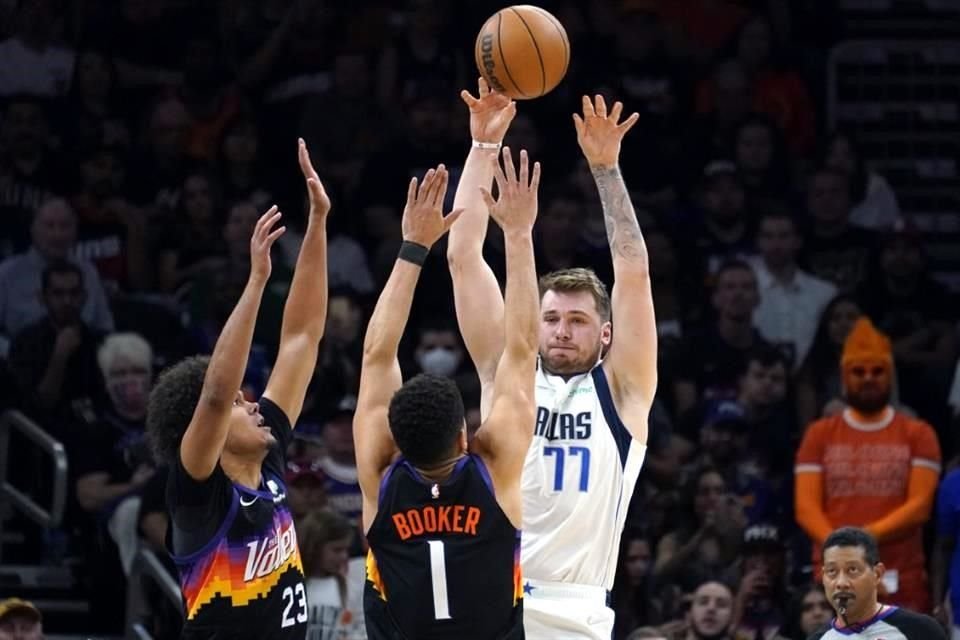 Doncic totalizó 45 puntos, 12 balones recuperados y ocho asistencias.