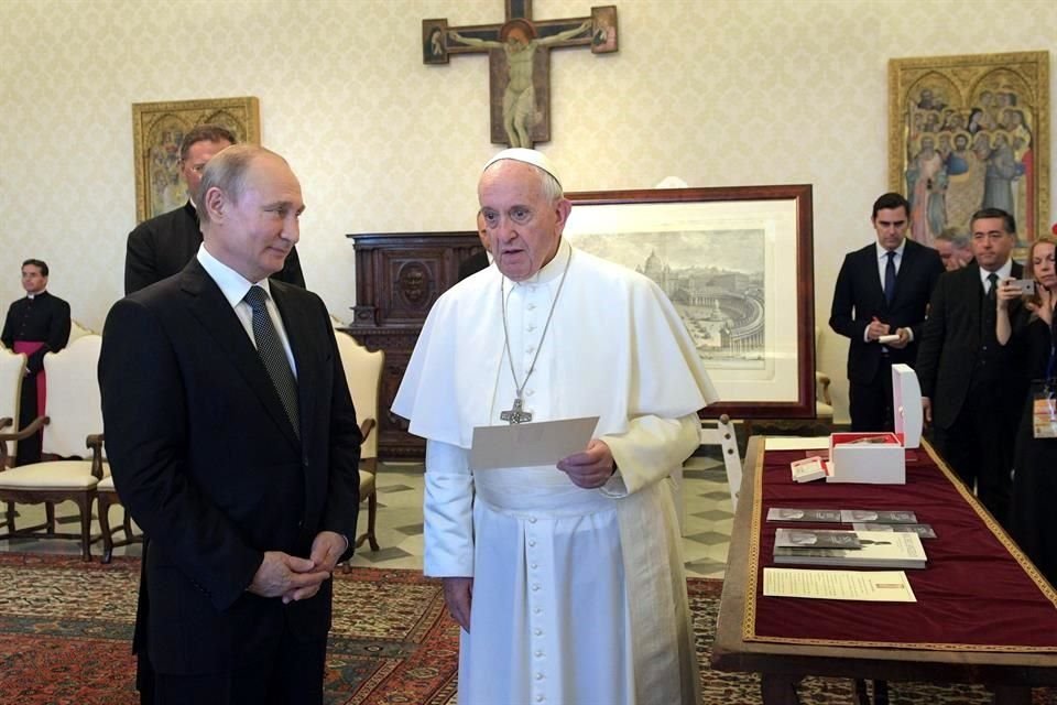 El Papa Franciso y el Presidente ruso, Vladimir Putin, en una reunión de 2019.