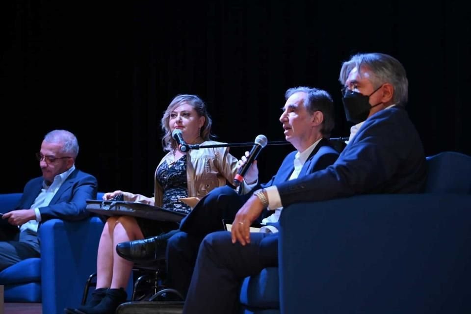 Ex presidentes del INE conversaron sobre los posibles riesgos de la reforma electoral.