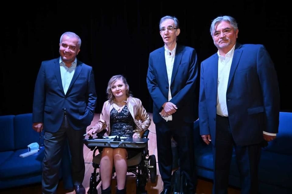 Acompañados de la senadora Claudia Ayala, ex presidentes de INE (Luis Carlos Ugalde, izquierda; José Woldenberg, centro y Leonardo Valdés, derecha) advirtieron riesgos por reforma electoral.