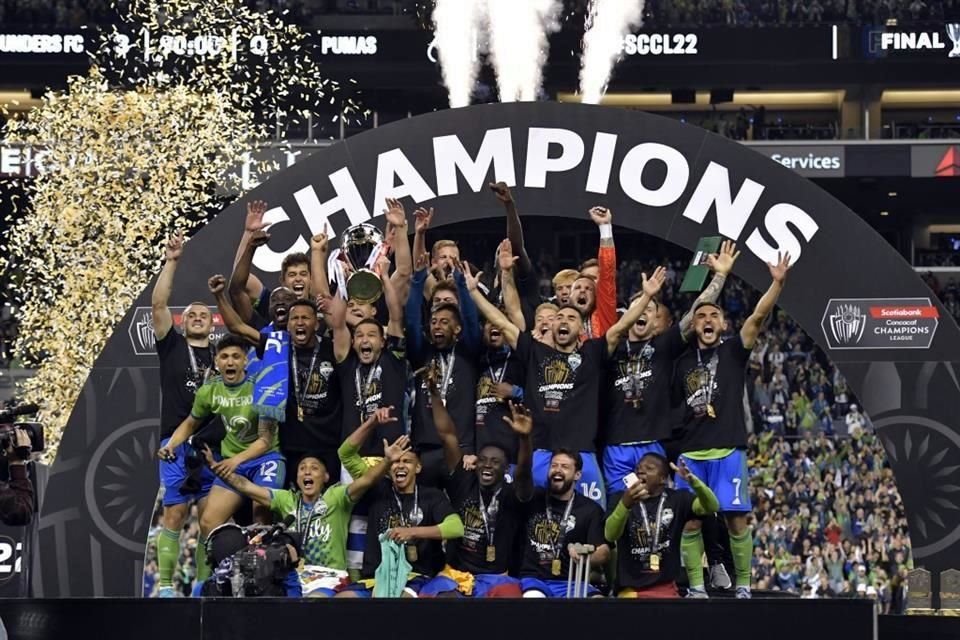 Seattle SoundersFC, primer equipo de la MLS que levanta The Champions en su actual formato y primer club de Estados Unidos en ganar el torneo de campeones de Concacaf desde el Galaxy en el 2000.