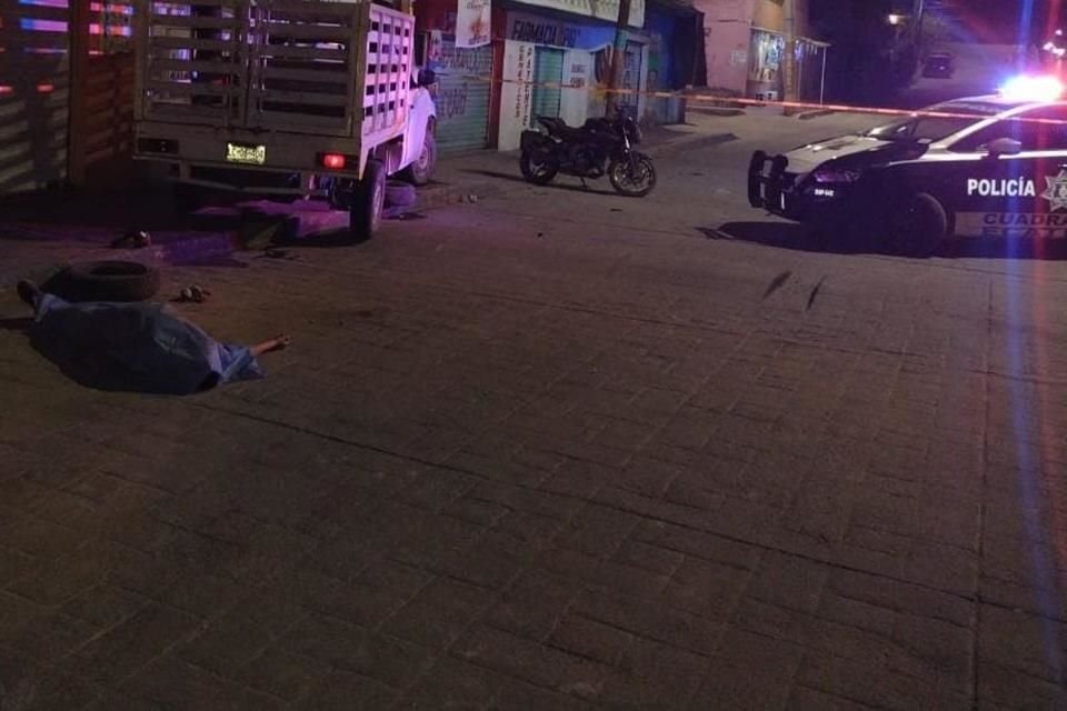 'El chofer de la camioneta iba en estado inconveniente y choca de frente con la motocicleta arrollando al conductor de la misma', informaron policías.