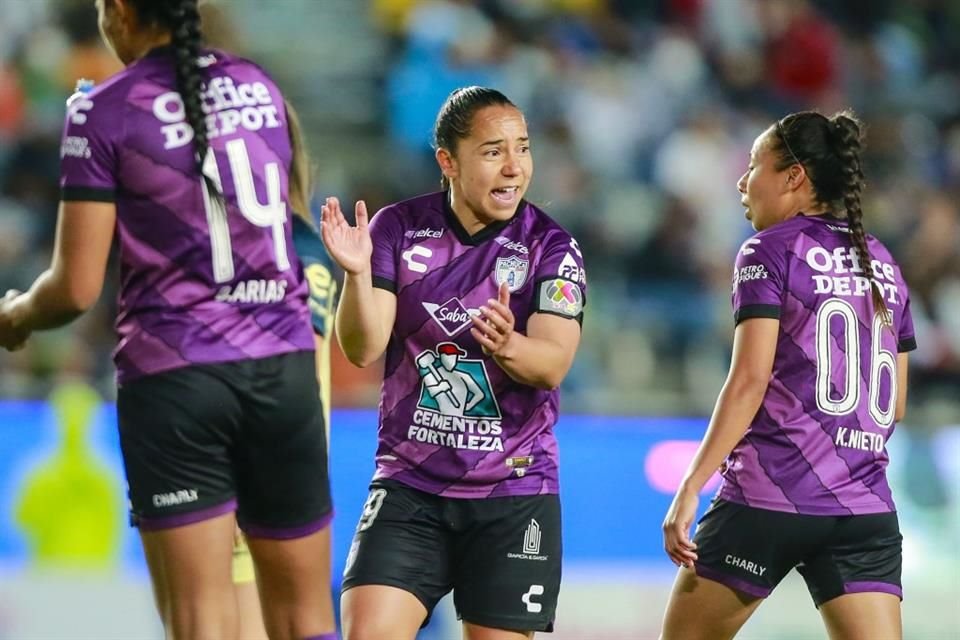 Charlyn Corral marcó uno de las anotaciones en el partido.