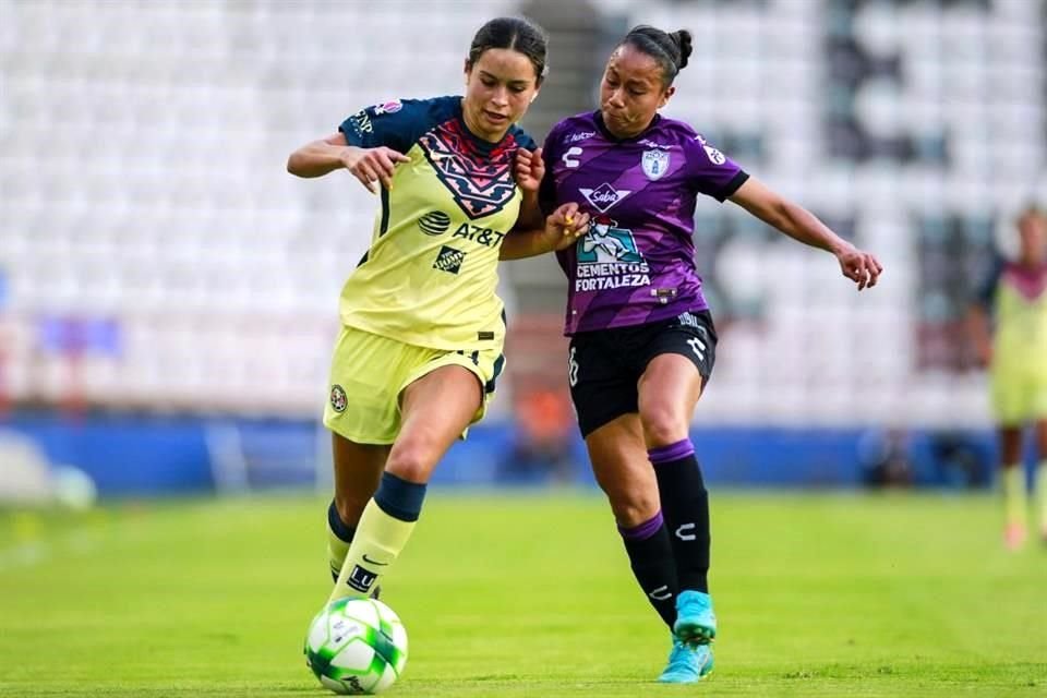 Scarlett Camberos está suspendida para el juego.