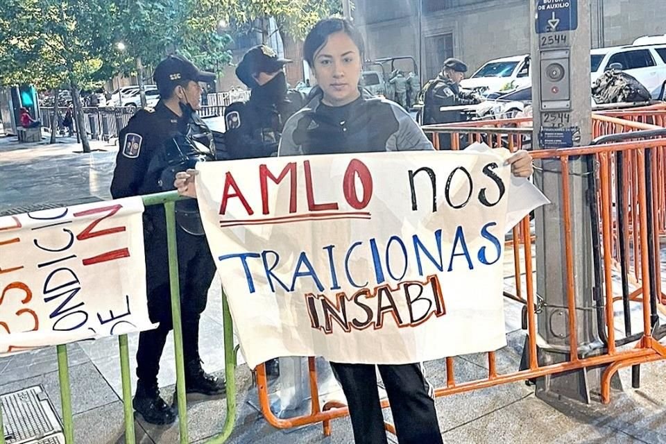 Trabajadores del Insabi reprocharon al Presidente López Obrador por los despidos 'injustificados' a cargo del instituto.