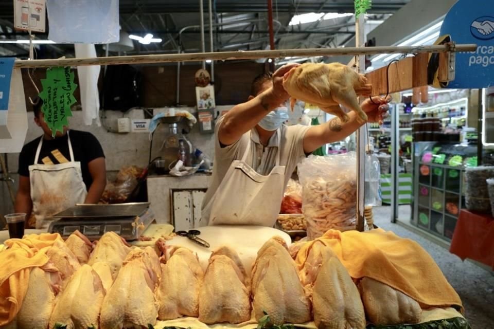 México es el cuarto país consumidor per cápita de carne de pollo, sólo detrás de Estados Unidos, Argentina y Brasil. 