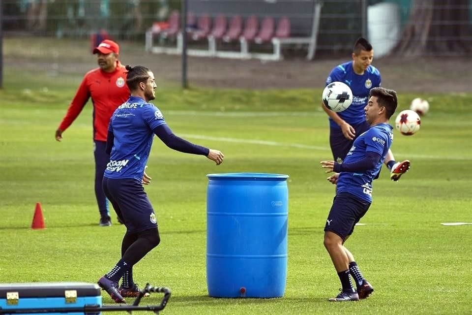 Fernando Beltrán, en un entrenamiento de las Chivas.