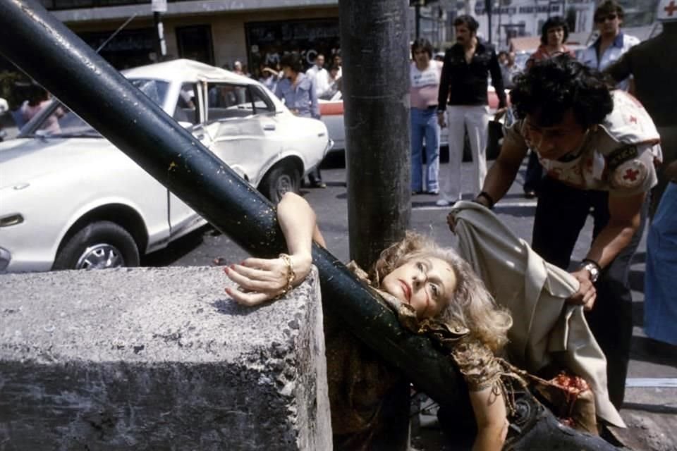 'La periodista Adela Legarreta Rivas es atropellada por un Datsun blanco en la Avenida Chapultepec (CDMX, 1979)'.