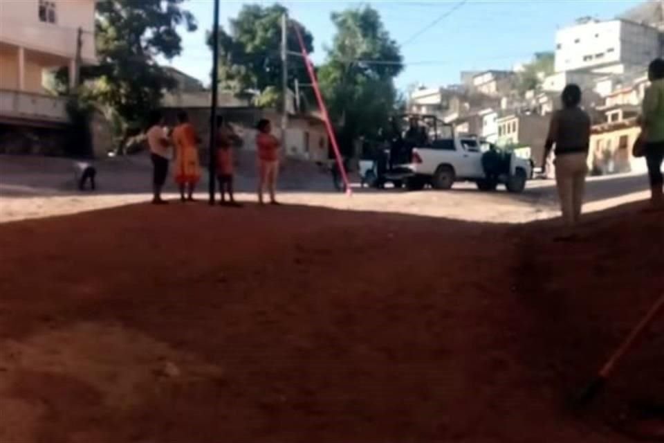 Policías comunitarios de Xalpatláhuac, Guerrero, detuvieron a las 4 personas que alistaban el festejo en la comunidad.