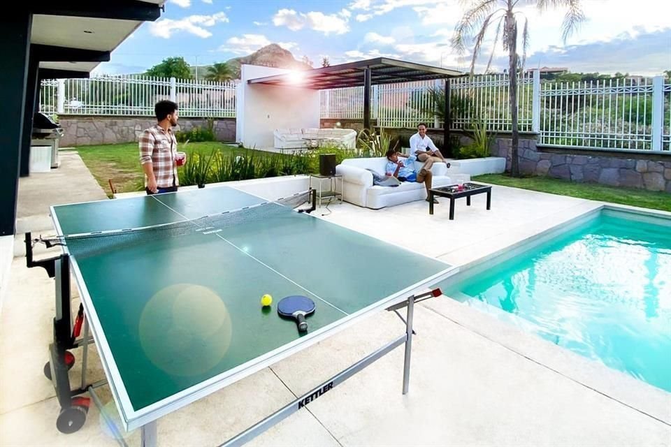 Esta es una de las fotografías para publicitar la residencia en renta a través de redes sociales.