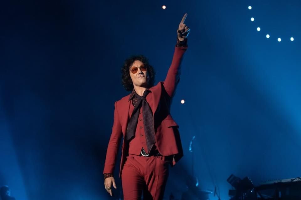 El cantante Enrique Bunbury anunció la cancelación de su gira por problemas de salud.