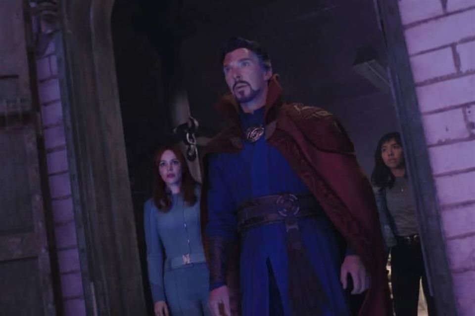 'Doctor Strange en el Multiverso de la Locura' nuevamente lidera las taquillas, pero cae en cifras al obtener 61 mdd este fin de semana.