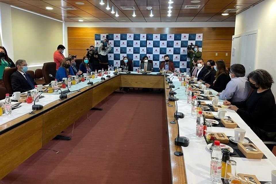 La Convención Constitucional en una reunión de trabajo en Antofagasta.