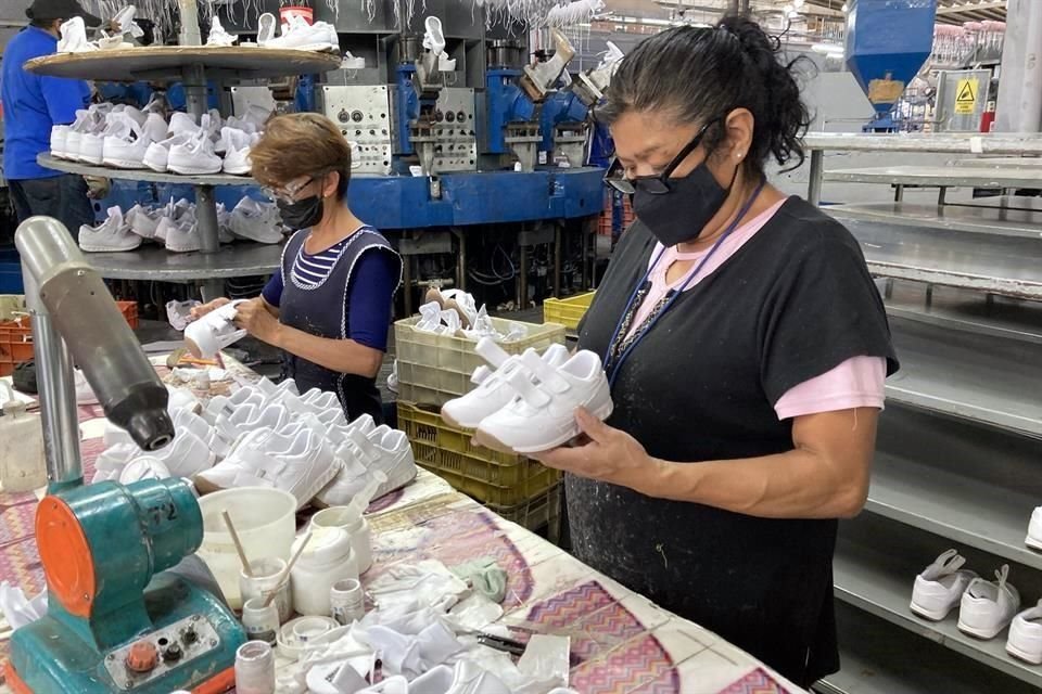 En el País se quiere reducir la jornada laboral de 48 a 40 horas, pero la Iniciativa Privada no està muy de acuerdo con ello por los costos que esto implica.