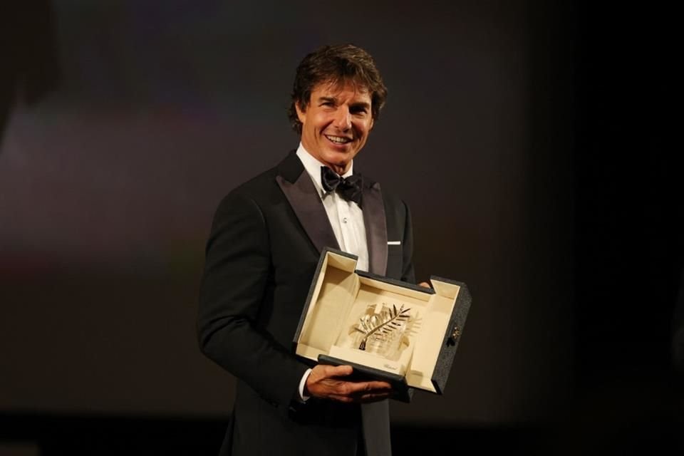 El actor Tom Cruise recibió la Palma de Oro honorífica antes de la proyección de la película 'Top Gun: Maverick' durante la 75ª edición del Festival de Cine de Cannes.