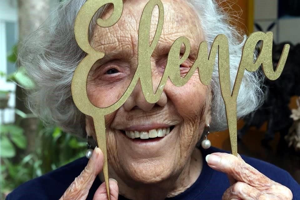 Elena Poniatowska recibirá este jueves un homenaje nacional en el Palacio de Bellas Artes, a las 12:00 horas.