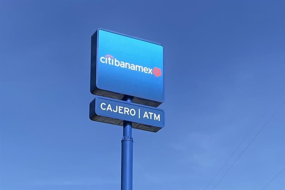 Germán Larrea, dueño de Grupo México, y el banco mexicano Mifel son los únicos dos postores que quedan en el proceso de compra de Banamex.
