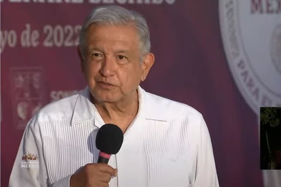 Presidente AMLO dijo que contratará médicos cubanos porque no alcanzan los de México y que los críticos de decisión 'se vayan al carajo'.