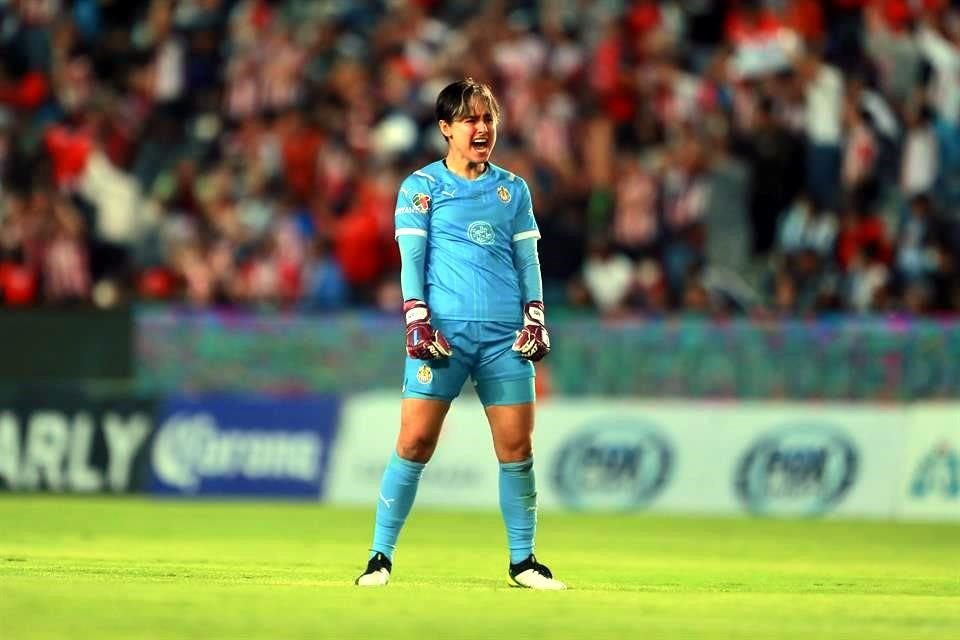 Blanca Félix celebra uno de los goles del Rebaño.