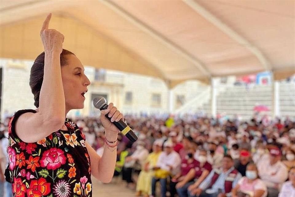 La Jefa de Gobierno, Claudia Sheinbaum, viajó este sábado a Oaxaca para asistir a mítines políticos del candidato de Morena para la Gubernatura de dicha entidad, Salomón Jara.