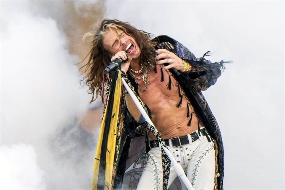 Steven Tyler, vocalista de Aerosmith, tuvo una recaída en las drogas y fue ingresado a rehabilitación; cancelará su residencia en Las Vegas.