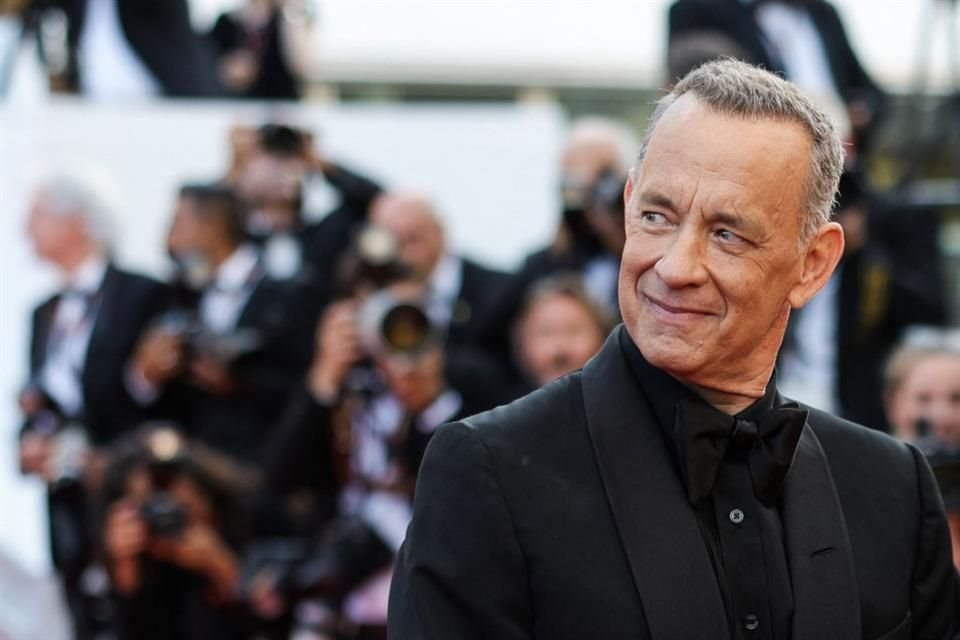 Tom Hanks, visiblemente más delgado, da vida en el filme al mánager del Rey del Rock.