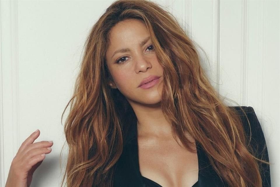  Tras su ruptura con Piqué, Shakira reapareció en redes sociales junto a su padre, quien salió del hospital tras una grave caída. 