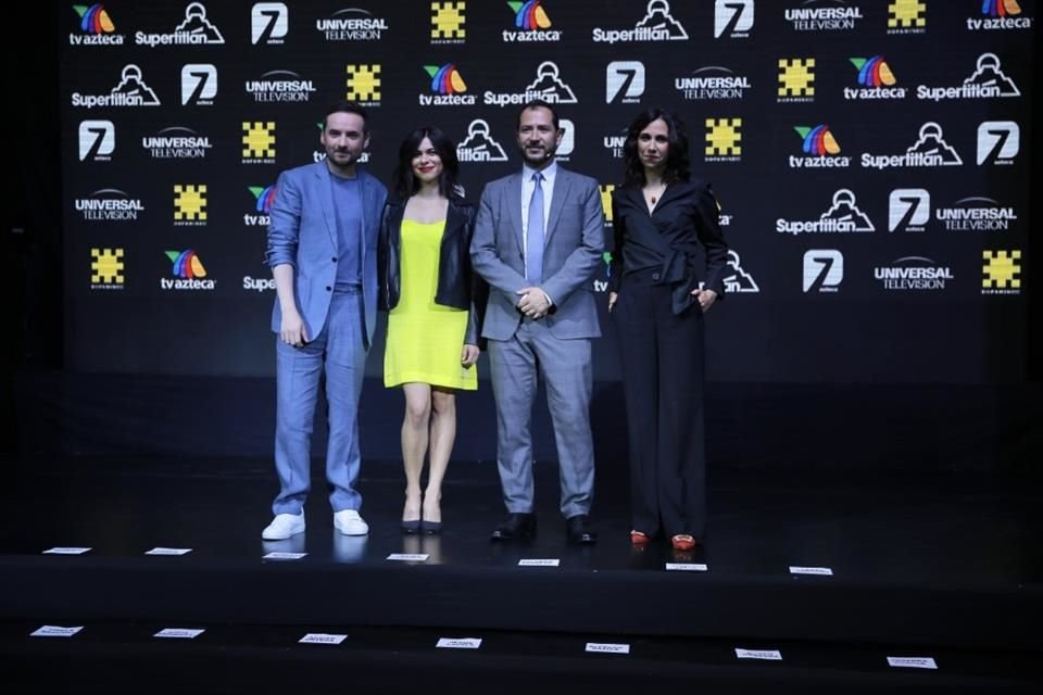 Supertitlán', protagonizada por Sofía Espinosa y Jesús Zavala, estrenará el lunes por Azteca 7.