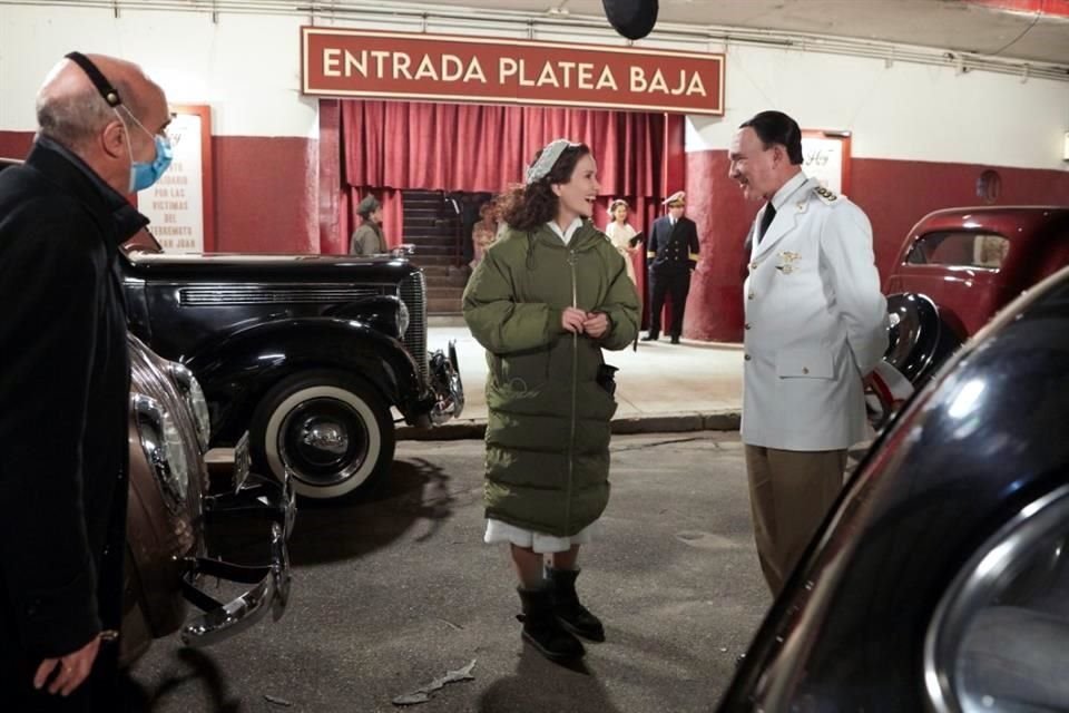 Natalia Oreiro (Eva Perón), Ernesto Alterio (Coronel Moori Koenig) y Diego Velázquez (Mariano) protagonizan la serie, producida por Salma Hayek.