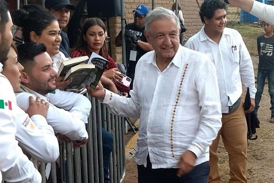 El Presidente López Obrador pidió llamar de otra forma al denominado 'Triángulo Dorado', pues hay gente buena y trabajadora, y dejar de estigmatizar a la región.