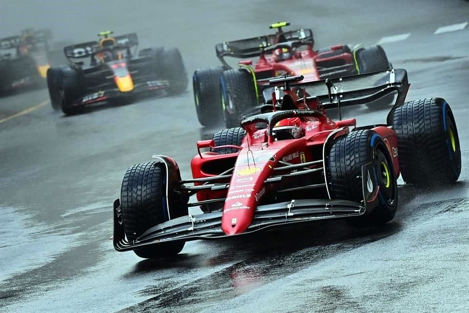 Charles Leclerc no pudo darle alcance a Verstappen y el monegasco terminó en la cuarta posición.