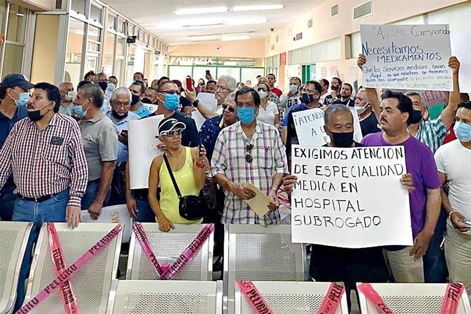 Aunque Pemex tuvo 5 mil 400 mdd extra por el incremento en los precios del crudo, sindicalizados protestaron ayer por falta de medicinas en hospitales de la petrolera.