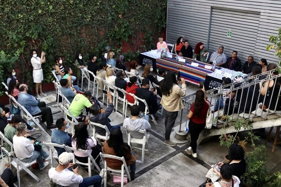 En la sede de Artes de México se realizó el foro 'El otro muralismo. Rótulos comerciales'.