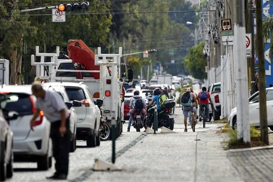 Vecinos afirman que la pista es muy ancha y ha generado más tráfico, pero colectivos ciclistas sostienen que el caos ya estaba. ¿Tú qué opinas?