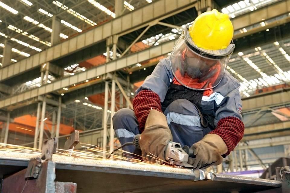 Las constructoras emplearon a 470 mil 154 personas durante abril.