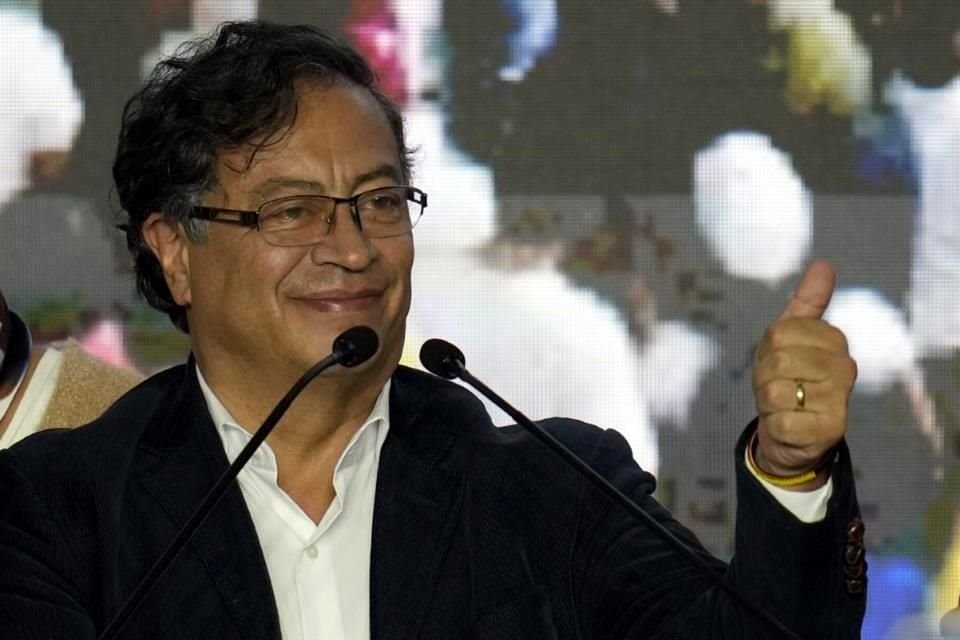 Gustavo Petro, de izquierda, fue el contrincante de Iván Duque en las pasadas elecciones.