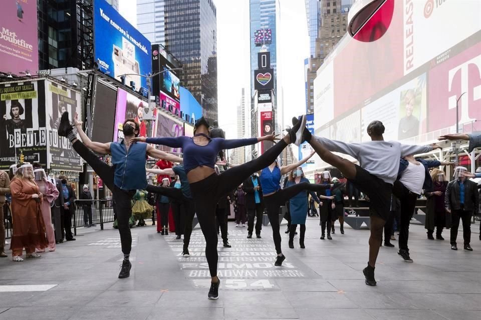 Broadway subirá el telón el 14 de septiembre a un 100  por ciento de capacidad, anunció el gobernador de Nueva York, Andrew Cuomo