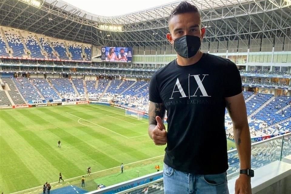El ex jugador del Monterrey, Jesús Zavala, acudió al Estadio BBVA para el partido de vuelta de los Cuartos de Final de la Concachampions entre Rayados y el Columbus Crew.