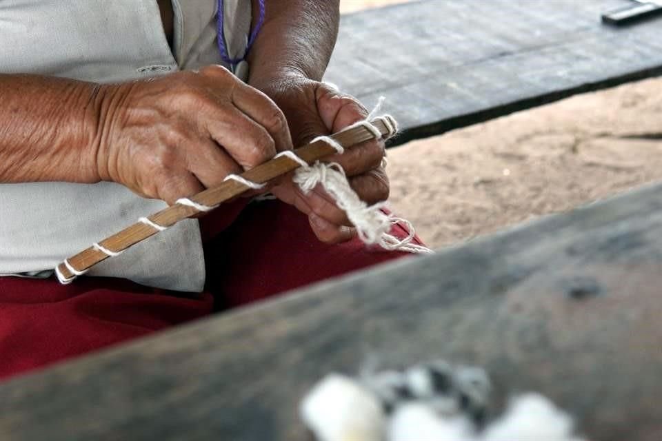 Casa Pora trabaja en la recuperación de la memoria histórica y los saberes ancestrales de las mujeres de la comunidad de Lomerío, en Santa Cruz, Bolivia.