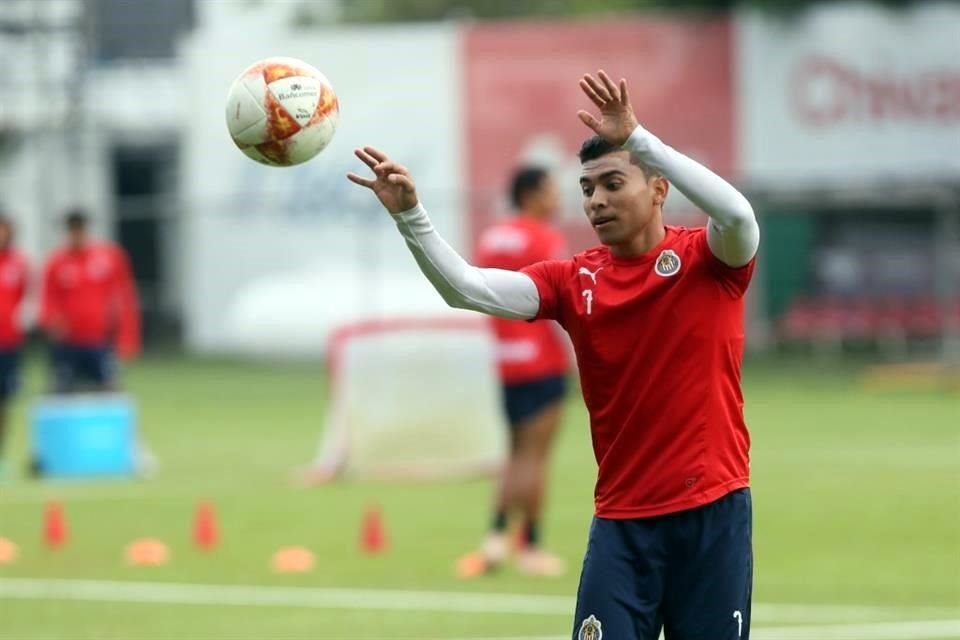 Amaury Vergara, presidente de Chivas, revela que le ofrecieron un año de contrato a Orbelín Pineda, quien jugó en el Rebaño de 2015 a 2018.