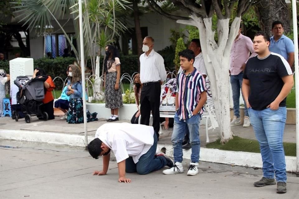 Gente de todas las edades se dio cita en la principal sede de la iglesia en Guadalajara.