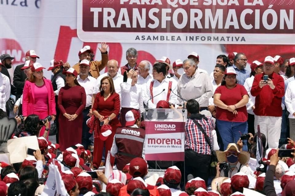 Ebrard, Sheinbaum y López reunidos por primera vez en un acto público de cara al 2024.