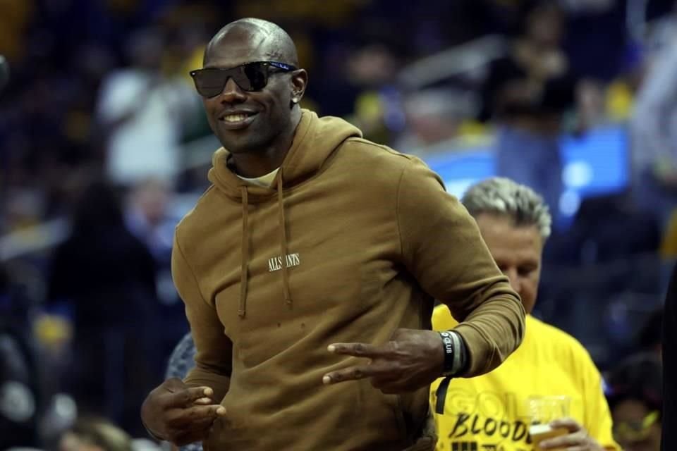 El ex jugador de la NFL Terrell Owens presente en el Chase Center.